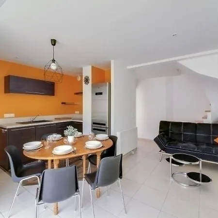 House Dolmen 1 펜션